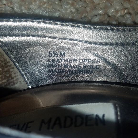 Shoe - Picture 4 of 5